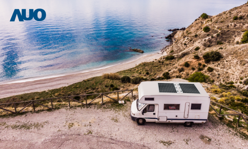 「可撓輕量化太陽光電板SunCurva」使用輕量特殊耐候型複合板取代傳統太陽能板的玻璃前板，不僅降低70%重量，每米平方僅3Kg；具有抗衝擊性能及通過電磁相容性測試，可應用於交通運輸工具，如露營車、遊艇等